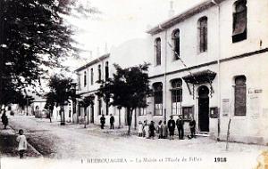 2520- Berrouaghia - Mairie et Ecole des Filles - 1918